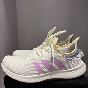 Adidas Women’s Cloudfoam Sneakers 7.5